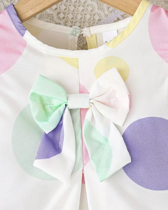 Vestido de Verano Adorable para Niñas con Mangas de Volantes y Detalle de Lazo - Estampado de Lunares Pastel